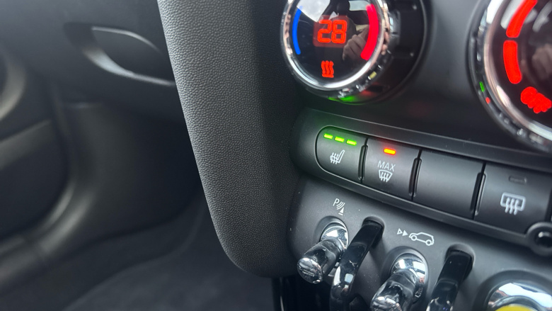 MINI Hatchback 135kW Cooper S Level 3 33kWh 3dr Auto Electric Hatchback